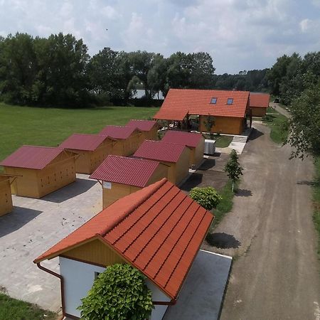 Апартаменты Tomajor Vendeghazak Tiszaeszlar Экстерьер фото
